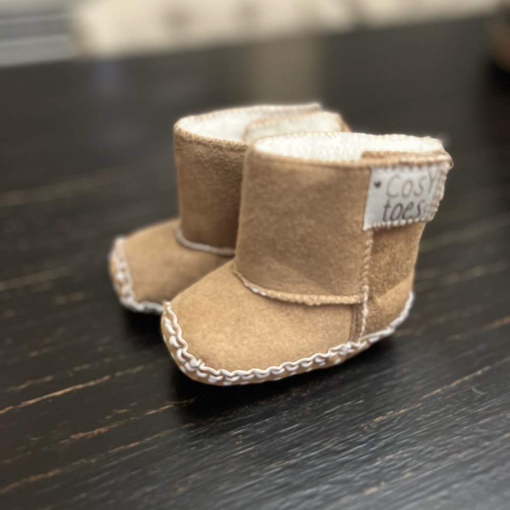 Infant Cosy Toes Boots Size 3 - 6 Months